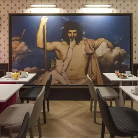 Eiffel Petit Louvre Hotell 3*