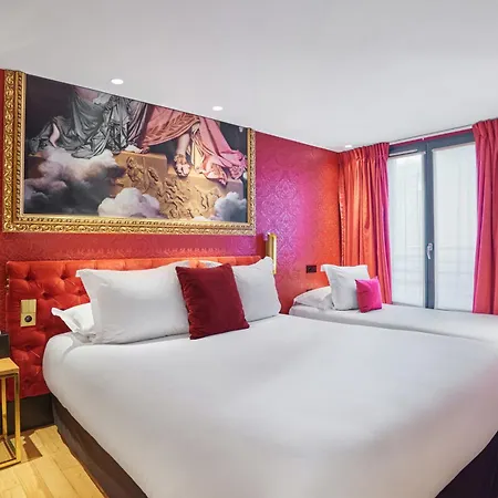 Eiffel Petit Louvre 3*