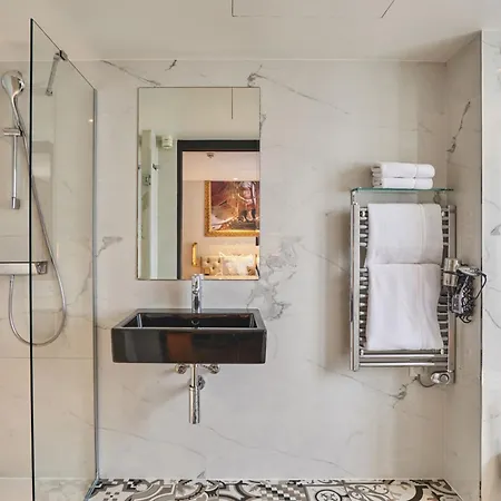 Hotel Eiffel Petit Louvre