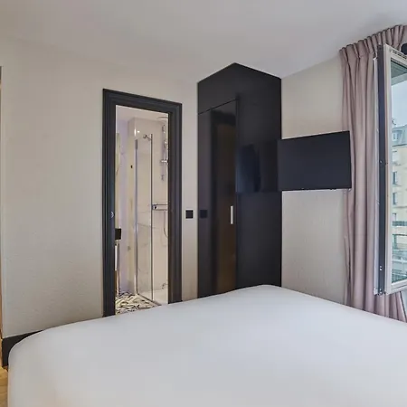 Eiffel Petit Louvre Hotel