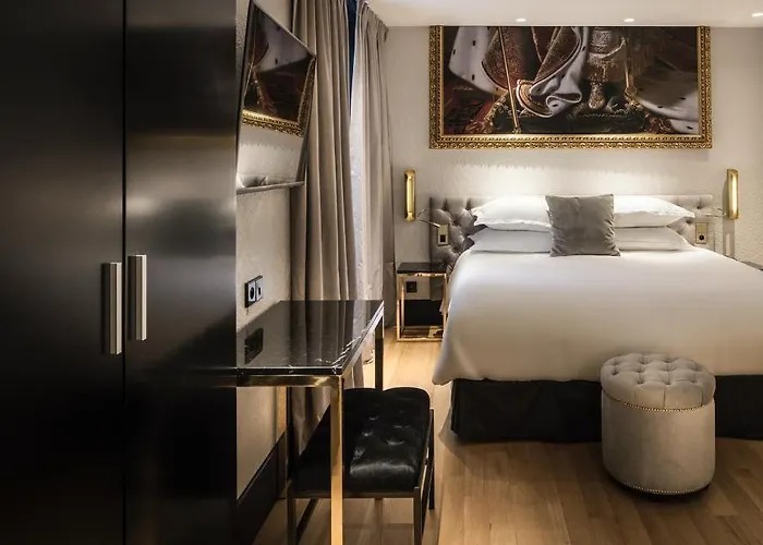 Hotel Eiffel Petit Louvre 3*