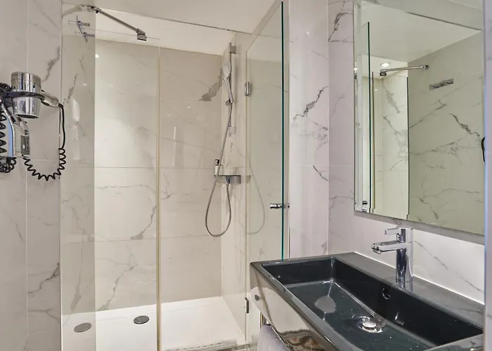 Hotel Eiffel Petit Louvre 3*