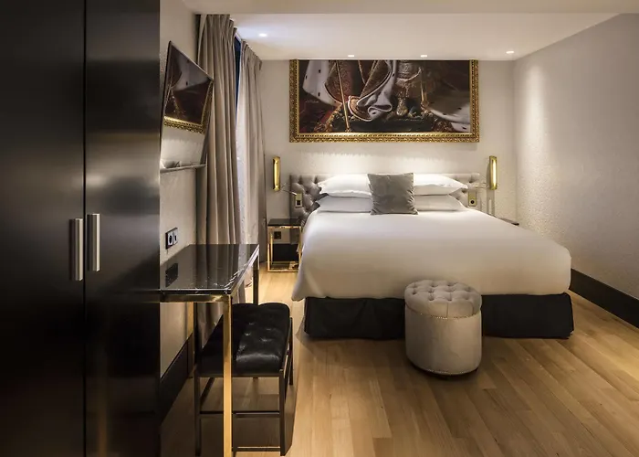 Eiffel Petit Louvre Hotel 3*