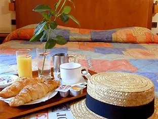 Eiffel Petit Louvre 酒店 3*