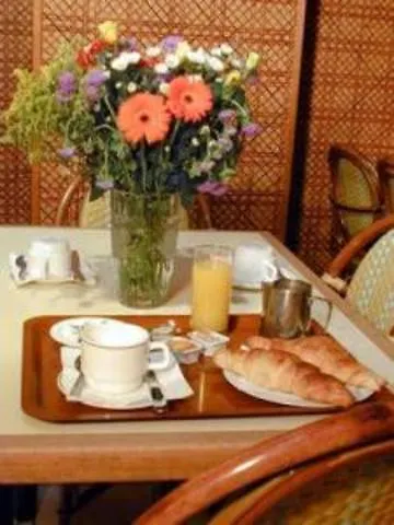 Hotel Eiffel Petit Louvre