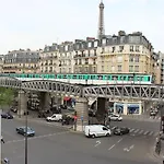Eiffel Petit Louvre Hotel 3*