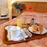 Hotel Eiffel Petit Louvre 3*